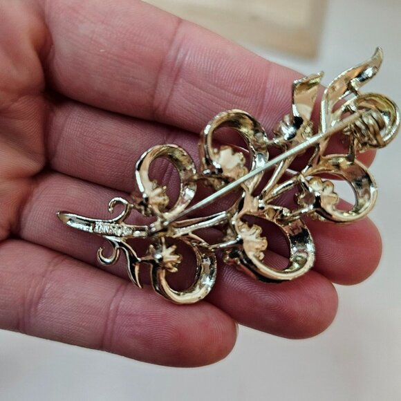 Lisner Silver Tone crystal Rhinestone Leaf Brooch Pin Marked - Picture 7 of 9